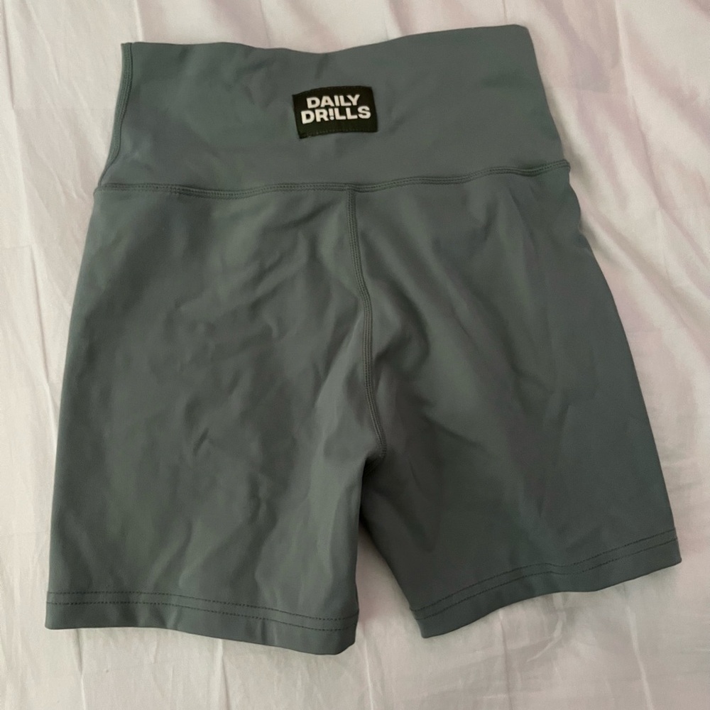 Daily Drills Shortie Shorts in Mineral